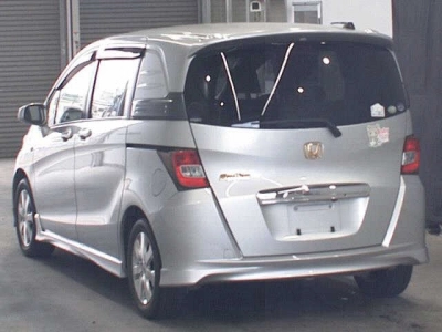 HONDA FREED SPIKE