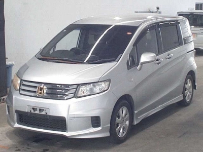 HONDA FREED SPIKE