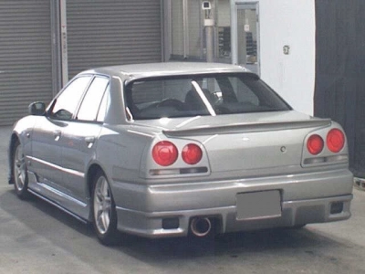 NISSAN SKYLINE