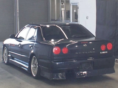 NISSAN SKYLINE