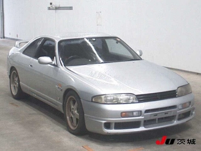 NISSAN SKYLINE