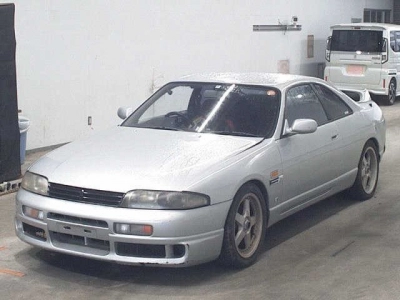 NISSAN SKYLINE