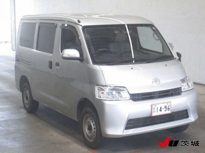 TOYOTA TOWN ACE VAN