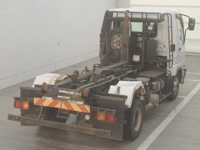 MITSUBISHI FUSO FIGHTER