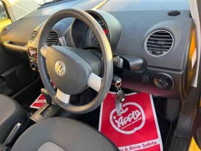 VOLKSWAGEN NEW BEETLE