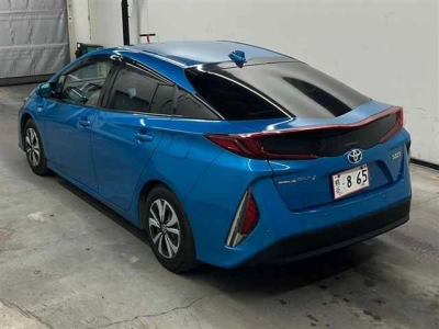 TOYOTA PRIUS PHV