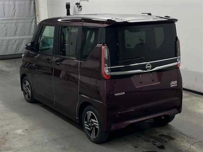NISSAN ROOX