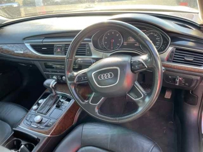 AUDI A6 AVANTE