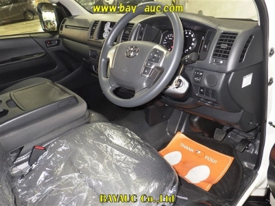 TOYOTA HIACE VAN