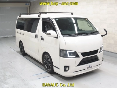 TOYOTA REGIUS VAN