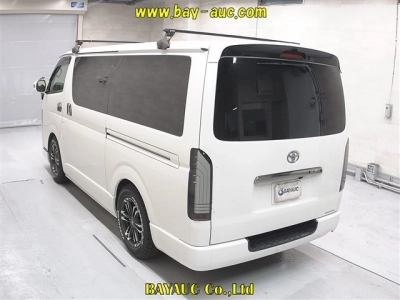TOYOTA REGIUS VAN