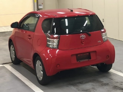 TOYOTA IQ