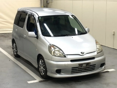 TOYOTA FUN CARGO