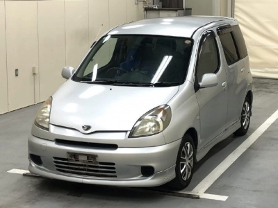 TOYOTA FUN CARGO