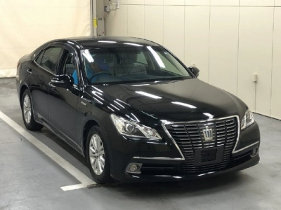 TOYOTA CROWN HYBRID