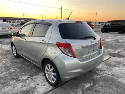 TOYOTA VITZ