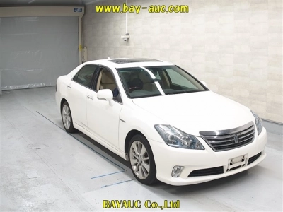 TOYOTA CROWN HYBRID