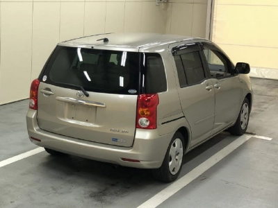 TOYOTA RAUM