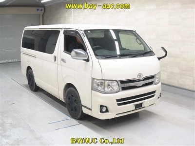 TOYOTA HIACE VAN