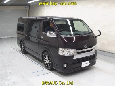 TOYOTA HIACE VAN