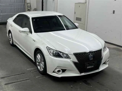 TOYOTA CROWN HYBRID