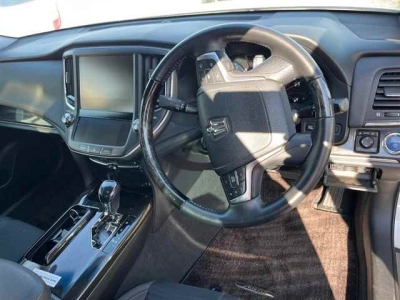 TOYOTA CROWN HYBRID