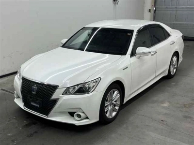 TOYOTA CROWN HYBRID