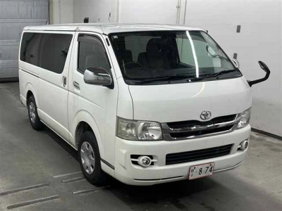 TOYOTA REGIUS VAN