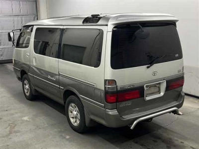 TOYOTA HIACE WAGON