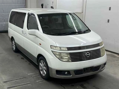 NISSAN ELGRAND