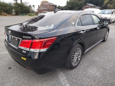 TOYOTA CROWN MAJESTA