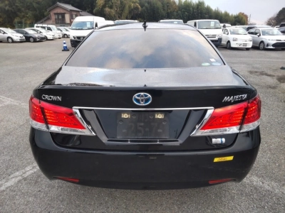 TOYOTA CROWN MAJESTA