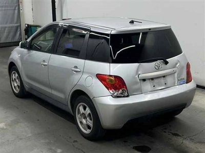 TOYOTA IST