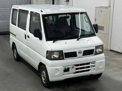 NISSAN CLIPPER VAN