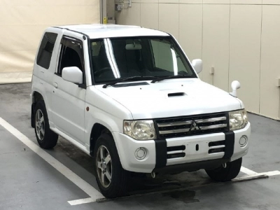 MITSUBISHI PAJERO MINI