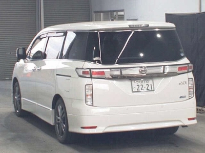 NISSAN ELGRAND