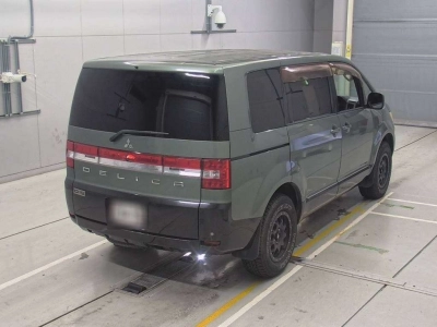 MITSUBISHI DELICA D:5