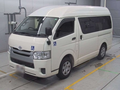 TOYOTA HIACE VAN
