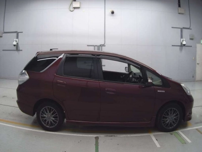 HONDA FIT SHUTTLE HYBRID