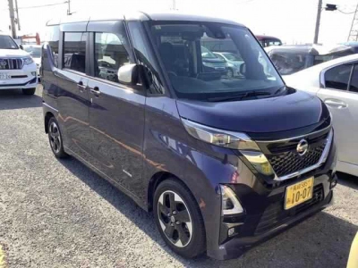 NISSAN ROOX