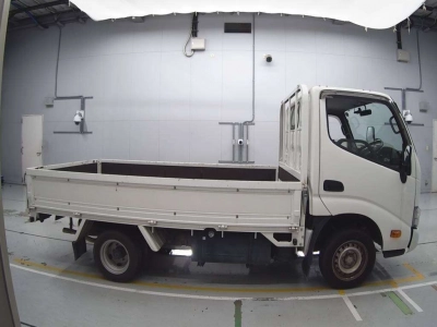 TOYOTA DYNA TRUCK