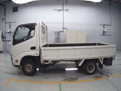 TOYOTA DYNA TRUCK