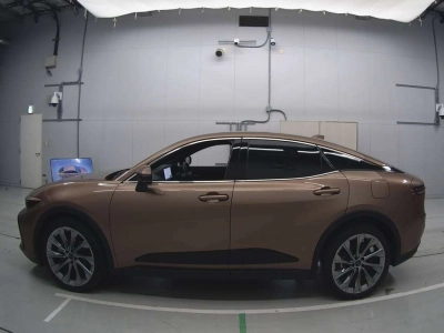 TOYOTA CROWN CROSSOVER