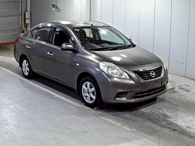 NISSAN TIIDA LATIO