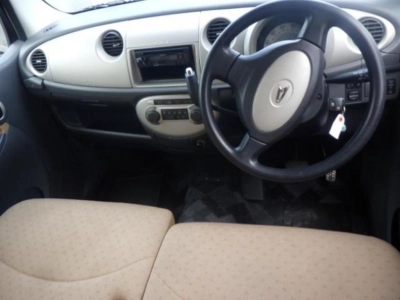 DAIHATSU MOVE LATTE