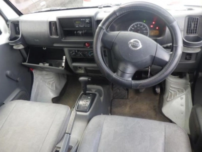 NISSAN CLIPPER VAN