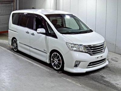 NISSAN SERENA