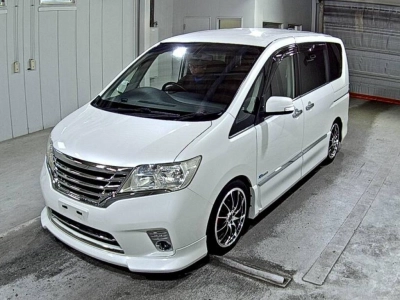 NISSAN SERENA
