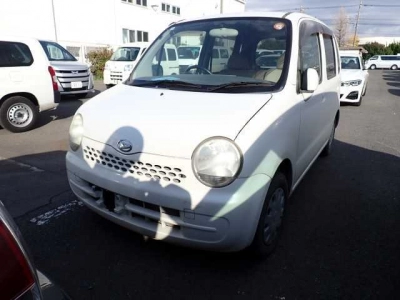 DAIHATSU MOVE LATTE