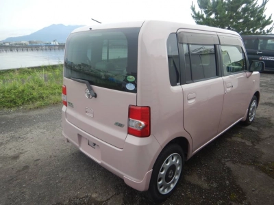 TOYOTA PIXIS SPACE